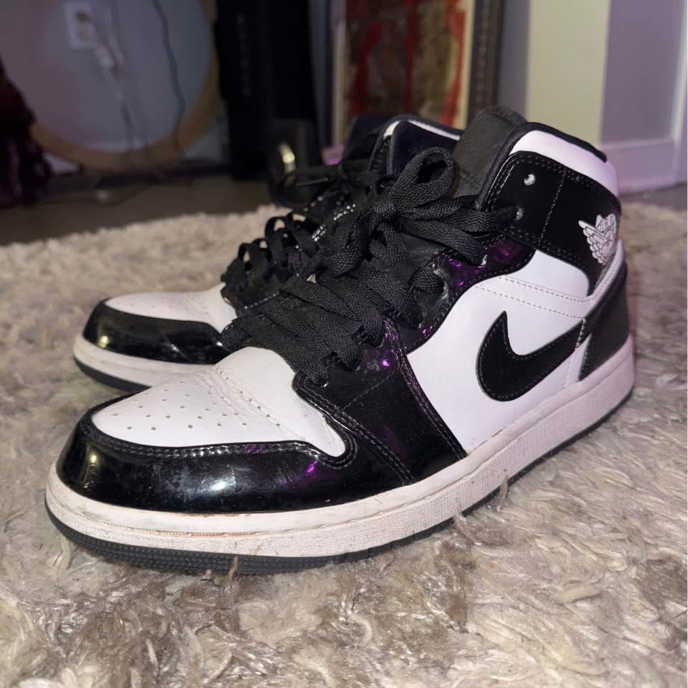 Nike Black and White High-Tops